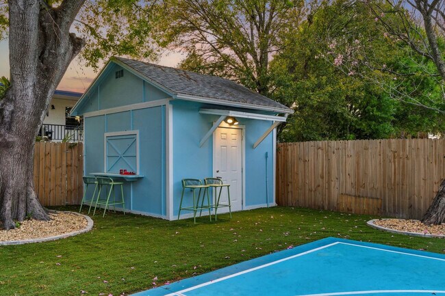 Building Photo - 84 21st Terrace SE