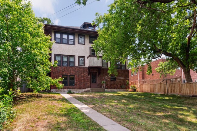 Building Photo - 3006 W 44th St