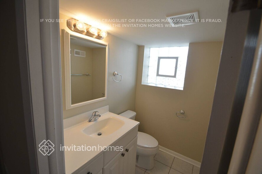 Building Photo - 3439 Clinton Ave