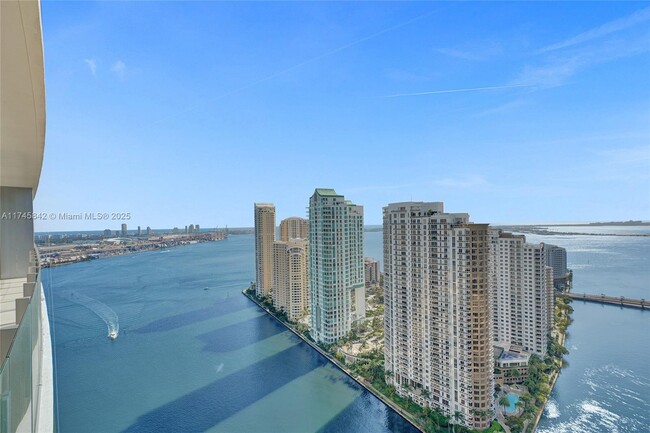 Building Photo - 300 Biscayne Blvd Way