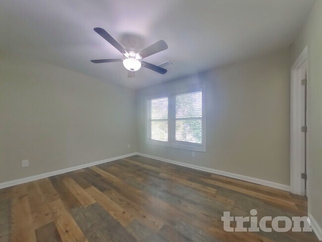 Building Photo - 1820 Crestwood Dr NW