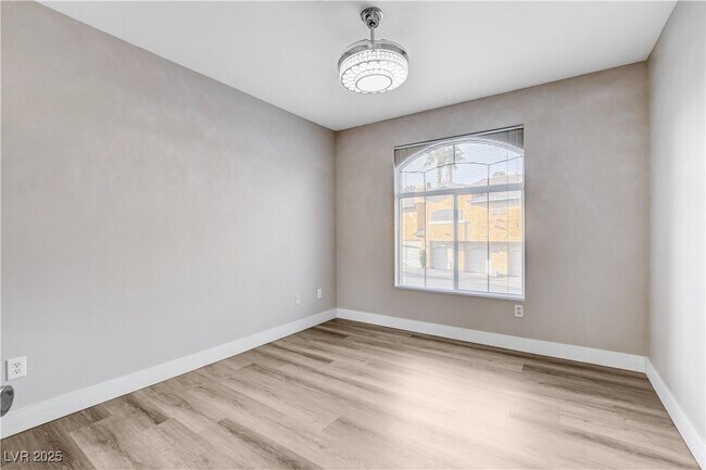 Building Photo - 1713 Sky of Red Dr