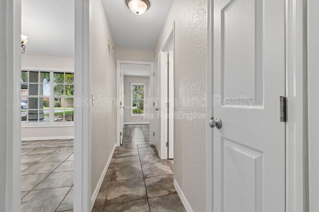 Building Photo - 95 Woodside Dr