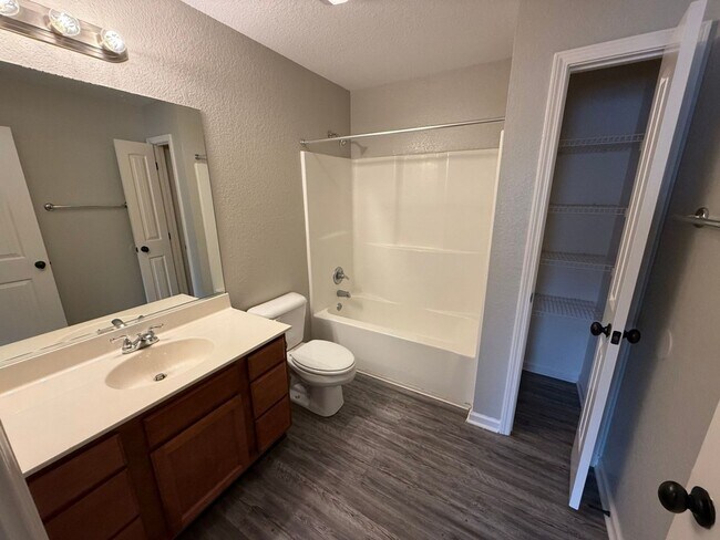 Building Photo - 2403 Talbott Way