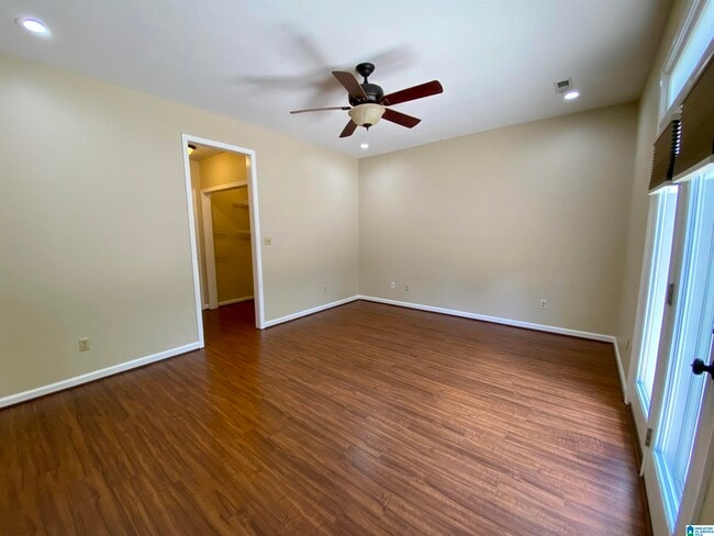 Building Photo - 2032 Stone Brook Dr