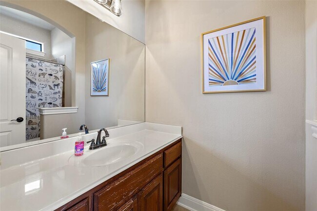 Building Photo - 2216 Gilia Dr