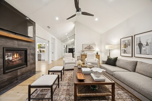 Building Photo - 5816 Orchid Ln