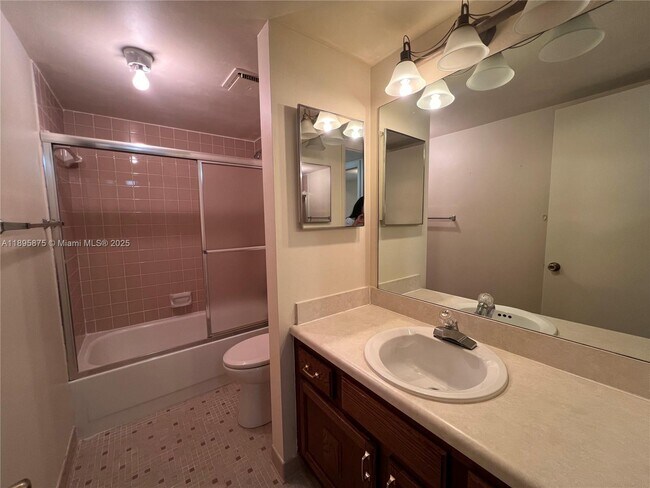 Building Photo - 6528 Coral Lake Dr