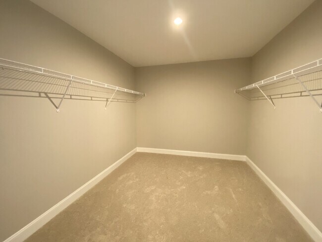 Building Photo - Five Bedroom, Single Family Home in Malind...
