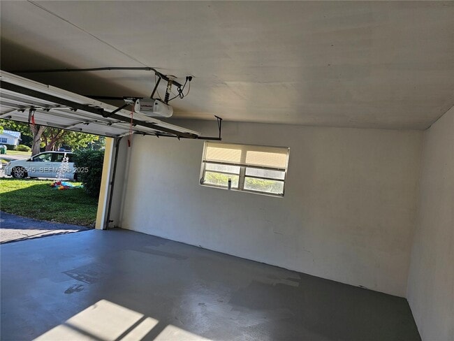 Building Photo - 3580 NW 110th Ln