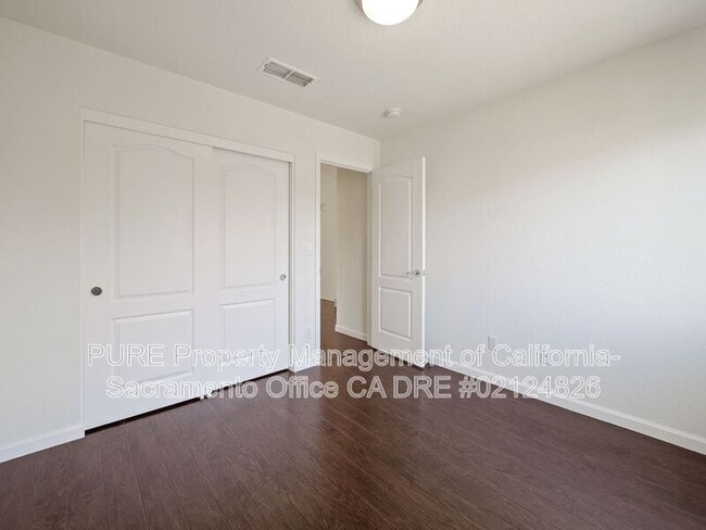 Building Photo - 2011 Misty Meadow Dr