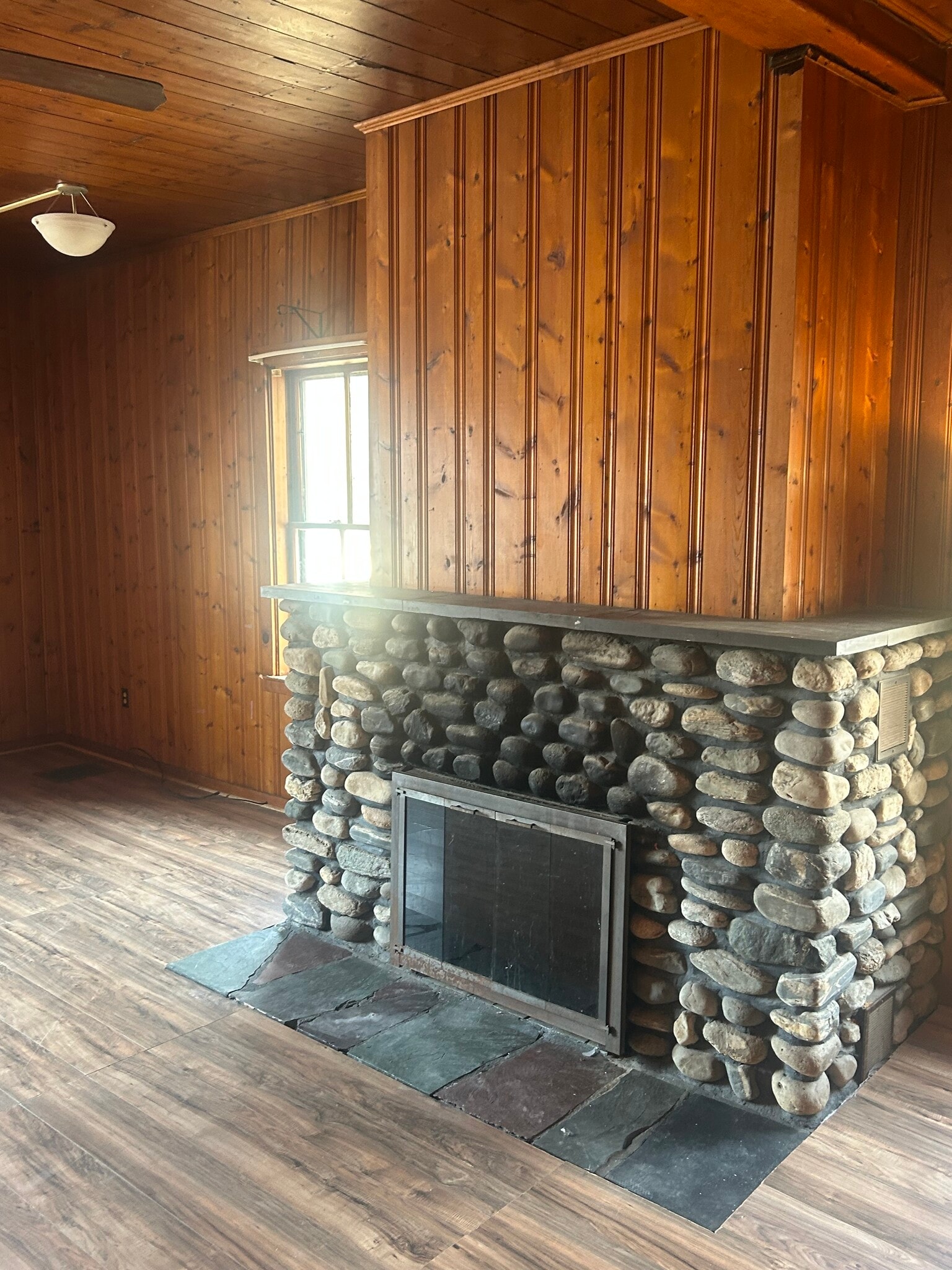 Building Photo - 277 River St