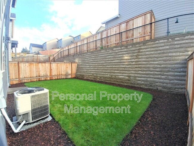 Building Photo - 1329 NE 72nd Way
