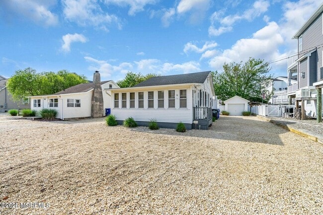 Building Photo - 124 Mathis Dr