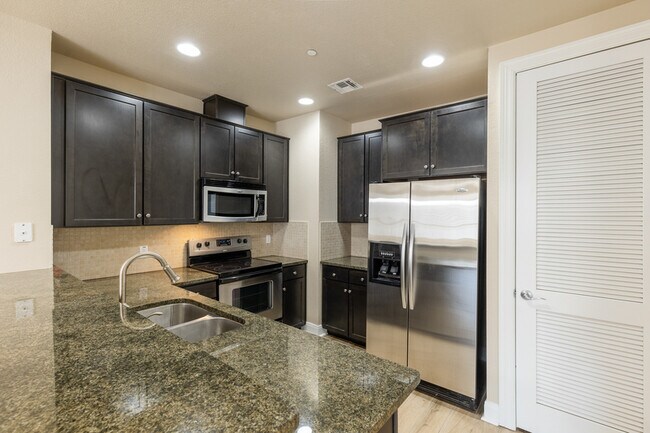 Building Photo - 96 Island Dr
