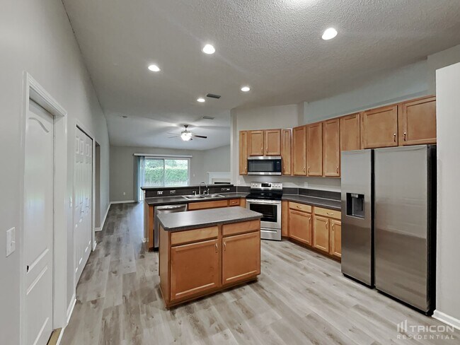 Building Photo - 87535 Creekside Dr