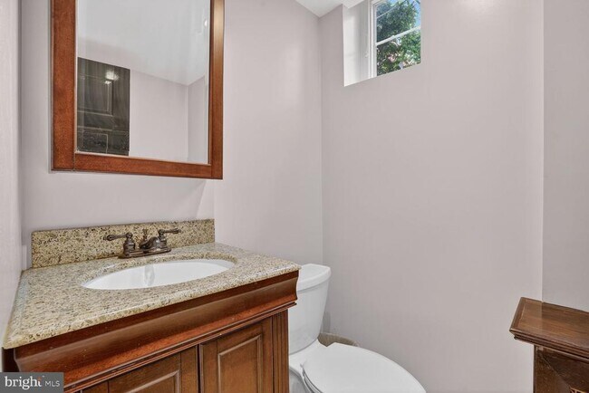 Building Photo - 5553 Little Falls Rd