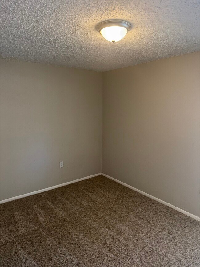 Building Photo - 6011 Little Brandywine Crk