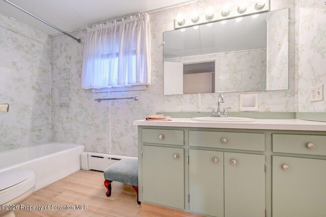 Building Photo - 454 Hickory St