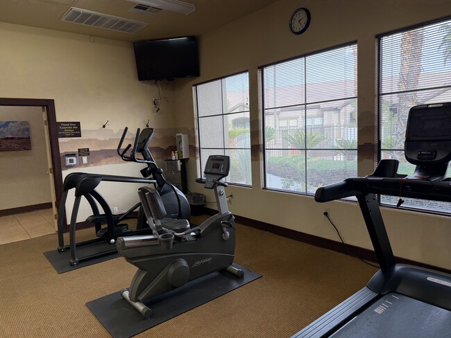 Building Photo - 8250 N Grand Canyon Dr