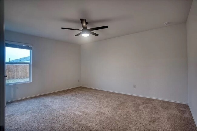 Building Photo - 2733 Slatewood Dr