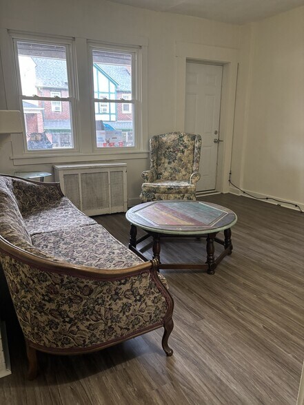 Living Room - 207 Chesterfield Rd