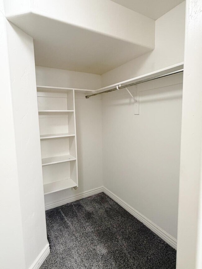 Building Photo - 496 S 2150 W