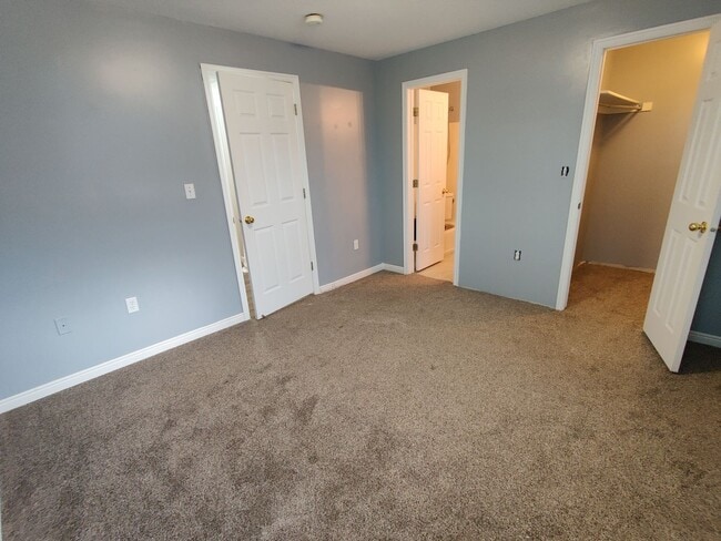 Building Photo - 137 W 600 N