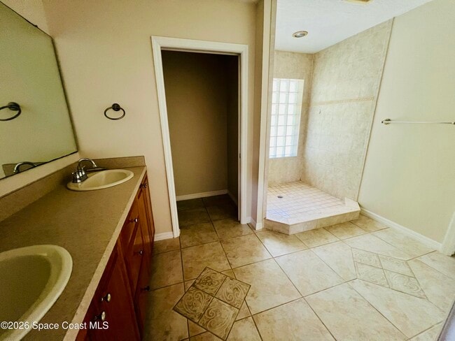 Building Photo - 618 Hibiscus Trail