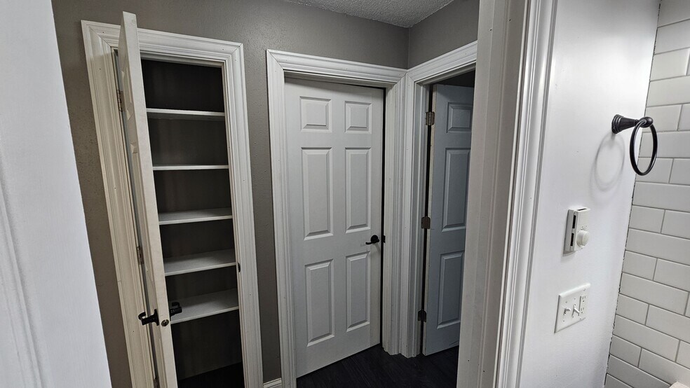 Building Photo - 3302 29th Ct S