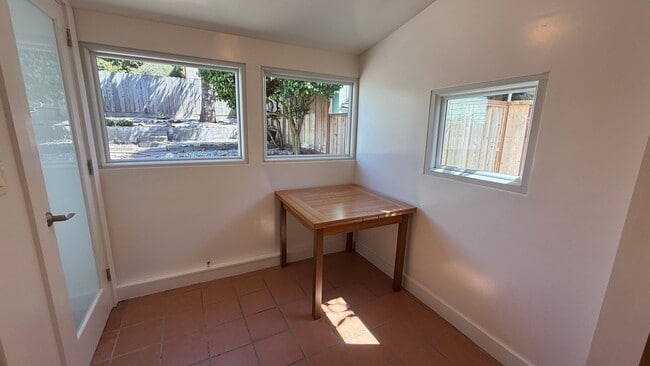 Building Photo - Epic REA - Expansive 2BD/ 1BA with Huge Garage in the Outer Mission