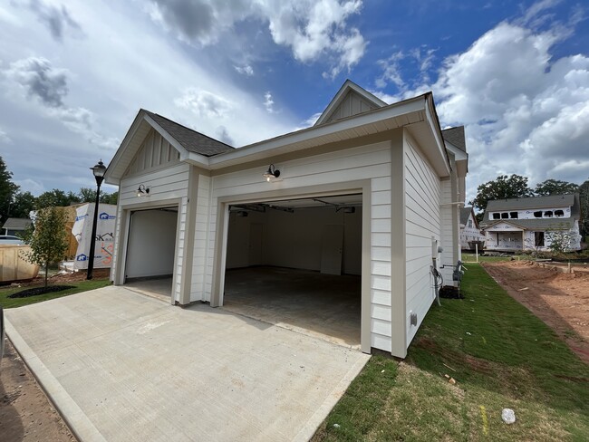 Building Photo - 4 Cottage Knoll Cir