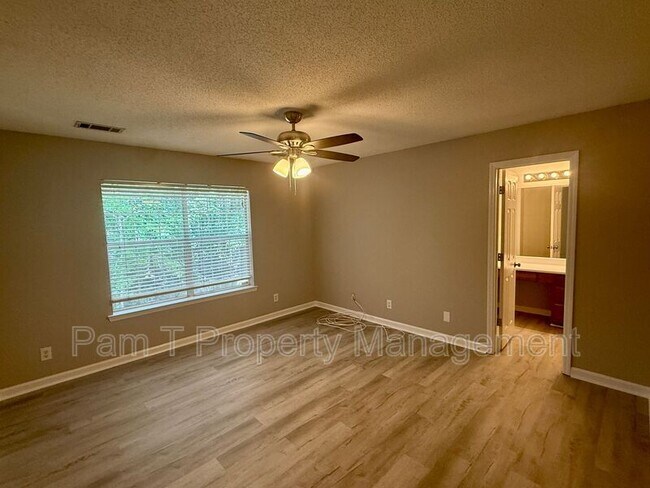 Building Photo - 227 Sugar Mill Dr