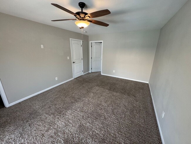 Building Photo - 1040 S Grand