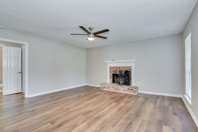 Building Photo - 321 Timberidge Dr