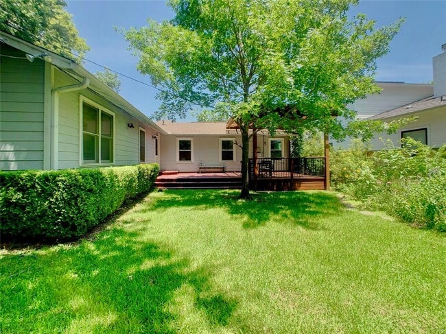 Building Photo - 5010 Shoalwood Ave