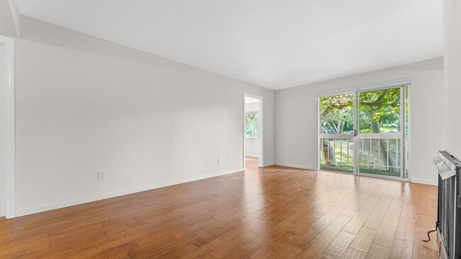 Building Photo - Beautiful Mountain Condo. 3 Bed-2Bath