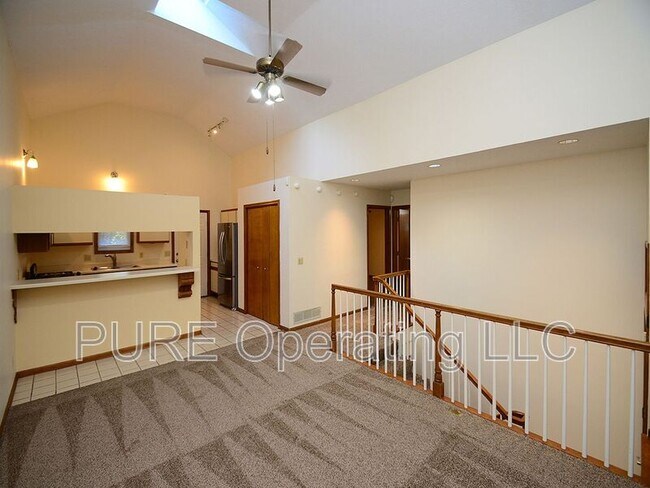 Building Photo - 1217 Pierce St