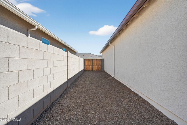 Building Photo - 30266 N Acacia Dr.