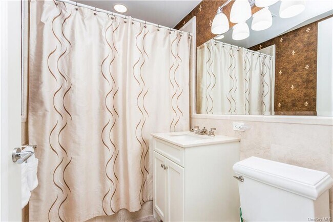 Building Photo - 10 City Pl