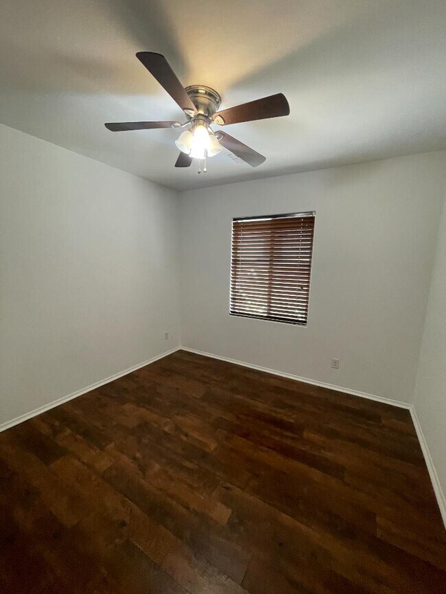 Building Photo - 4425 E Muriel Dr