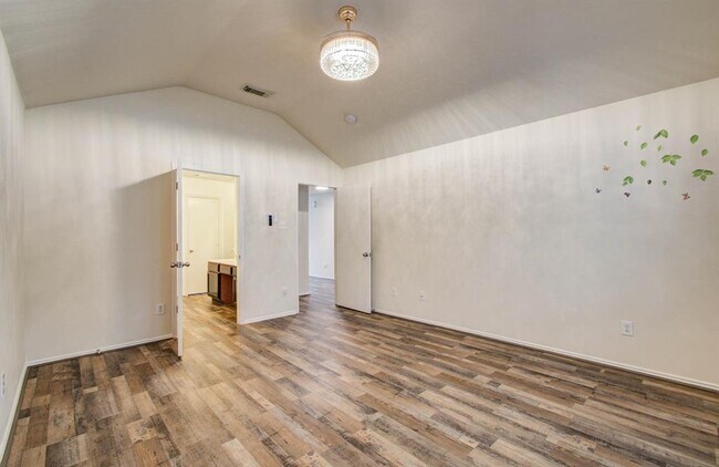 Building Photo - 2650 Daryns Landing Dr