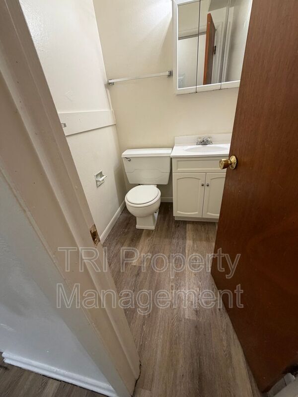 Building Photo - 732 37th Ave Ct