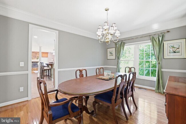 Building Photo - 5767 Bush Hill Dr