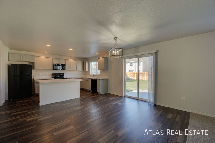 Building Photo - 19563 Calais Ave