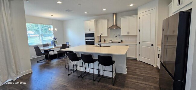 Building Photo - 18410 Blue Heron Cir