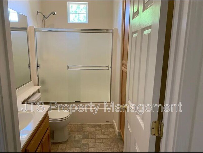 Building Photo - 506 Navigator Dr