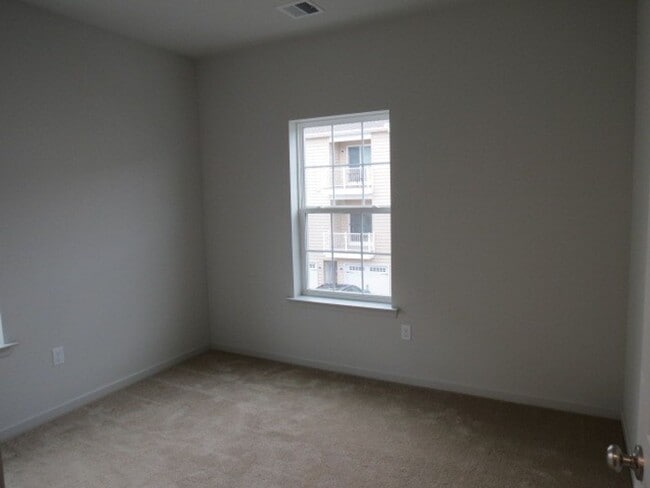 Building Photo - Pennsburg Beautiful 2 Bedroom 1.5 bath Tow...