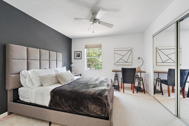 Building Photo - 8208 Heritage Club Dr