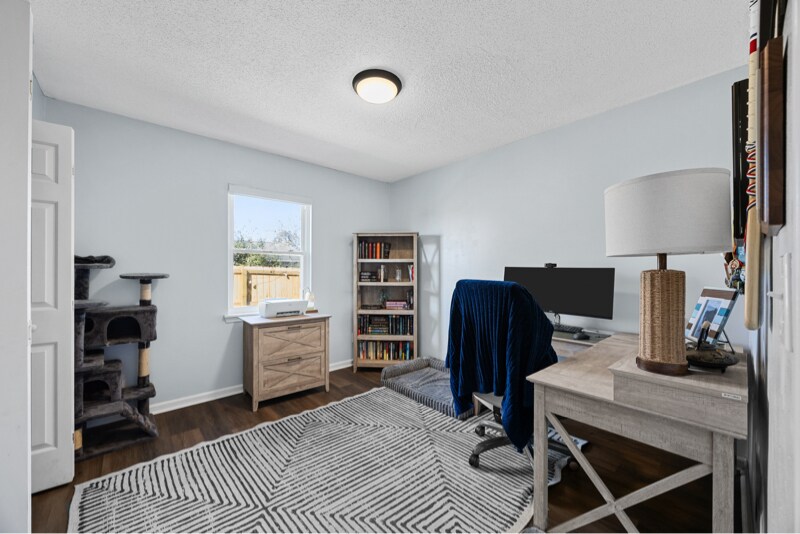 Building Photo - 206 Cinnamon Dr